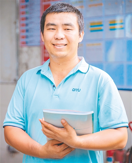 陈启龙，开平市齐裕胶粘制品科技有限公司生产三部主管，他参与公司14项新产品开发工作，获第八届中国创新创业大赛（广东·江门赛区）暨江门市“科技杯”创新创业大赛成长组三等奖，“无限创新”江门科学技术奖二等奖。