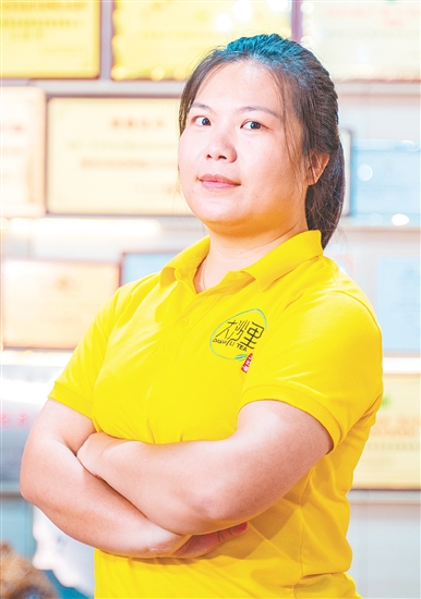 梁瑞欣（女），开平市大沙里农业科技发展有限公司总经理助理，中共党员，她负责重点项目“大沙里·欢茶谷”的管理工作，在推动企业高质量发展、促进茶文旅深度融合、服务大沙镇乡村振兴战略中作出突出贡献。