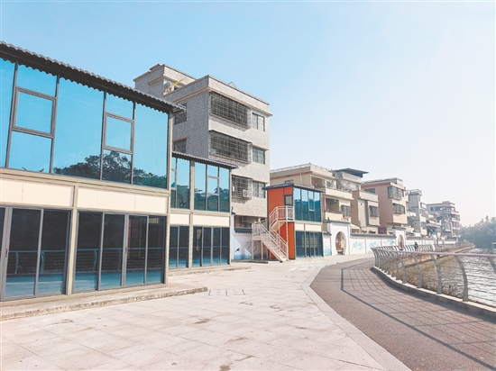 天马村积极配合小鸟天堂水系综合治理工程，同时规划建设河滨生态码头、观鸟步行街等项目，让“观鸟经济”的红利惠及更多村民。