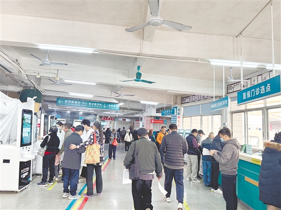 冬季，急诊患者增加，尤其是心脑血管疾病患者。