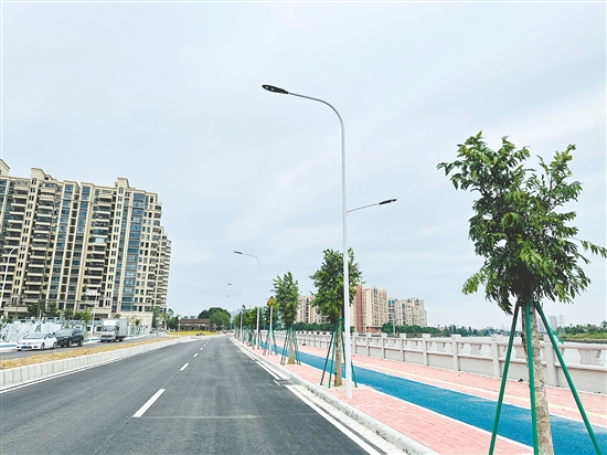 开平城区道路网络逐步完善。 开平城区道路网络逐步完善。