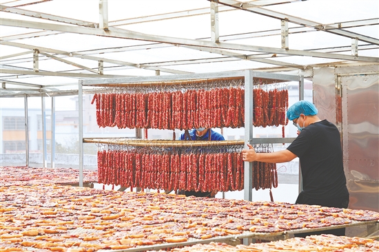 址山腊味作为广式腊味的代表之一，历史悠久，坚守传统配方与手工工艺，成为岭南饮食文化的重要符号。