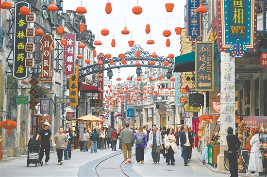 春节假期,赤坎华侨古镇累计接待游客约30万人次。敖转优 春节假期,赤坎华侨古镇累计接待游客约30万人次。敖转优