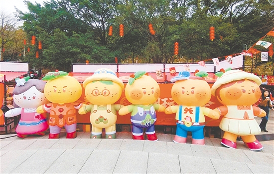 6个卡通人物各具特色。