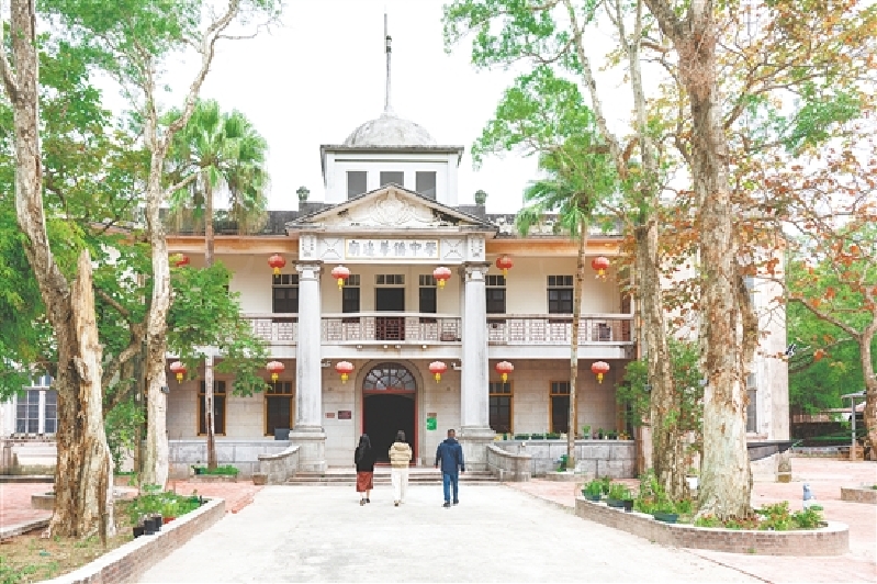 端芬镇将庙边华侨中学旧址活化为绿蓑衣音乐主题庄园，成为一个集艺术展览、文化交流、非遗项目体验于一体的综合性文化场所。