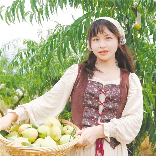 卢静文
