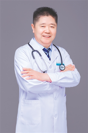 杨爱成