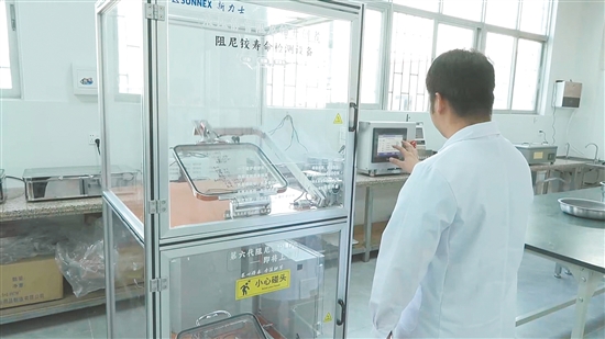 纳米涂层技术应用于不锈钢餐厨产品规模化生产，有效破解餐厨用具在高盐高酸环境下的防锈难题。