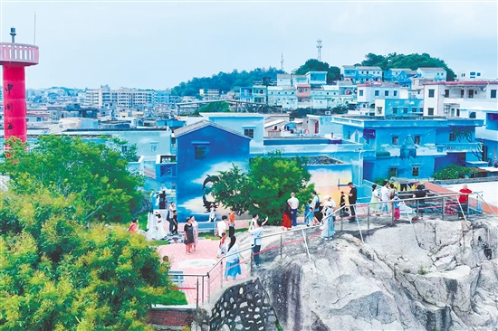 作为省整县推进农文旅融合发展试点，台山市将文化资源转化为产业动能，其中，广海镇鲲鹏村入选省农文旅融合发展典型案例。