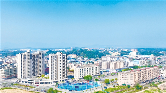 今年,桃源镇将坚持实体经济为本,以稳步向工业中心镇迈进为目标,积极壮大实体经济,扎实推进制造业当家“一把手”工程。 今年,桃源镇将坚持实体经济为本,以稳步向工业中心镇迈进为目标,积极壮大实体经济,扎实推进制造业当家“一把手”工程。