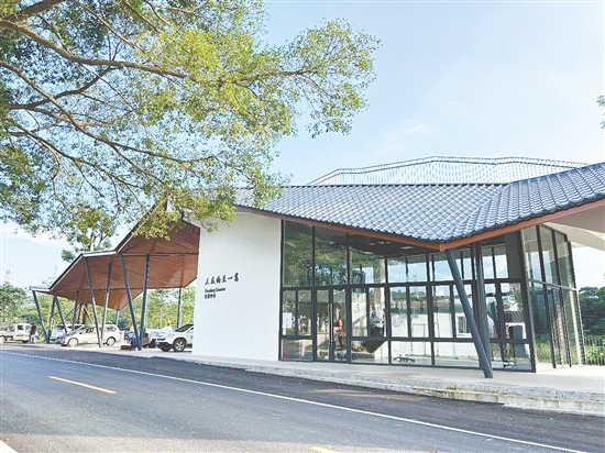 共和镇平汉村建立“三瓜两豆一葛”交易中心。