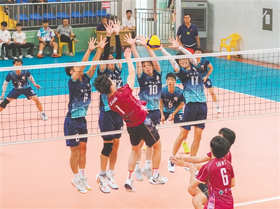 激烈的比赛现场。