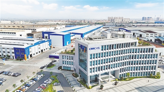 聚焦“集装箱+”战略，大鳌镇集装箱产业从简单的标箱、特箱拓展到模块化建筑、水产养殖、数据储能等领域。