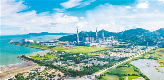 紧扣“十五五”开局，赤溪镇聚焦绿色建材、清洁能源、滨海文旅三大主导产业精准发力。