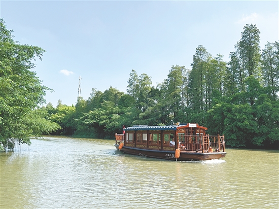 小鸟天堂调整游船路线。