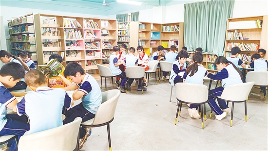 台山通过“强校”工程，推动各校立足自身特色，构建起“全域、全时、全员”的阅读生态。