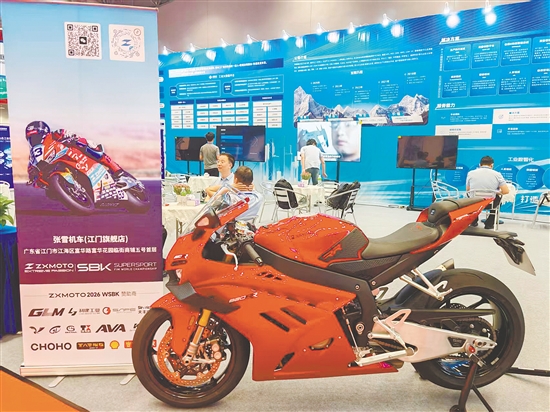 张雪机车冠军车型也要来到现场。