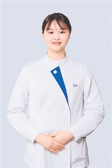 手术室护士岑妙燕