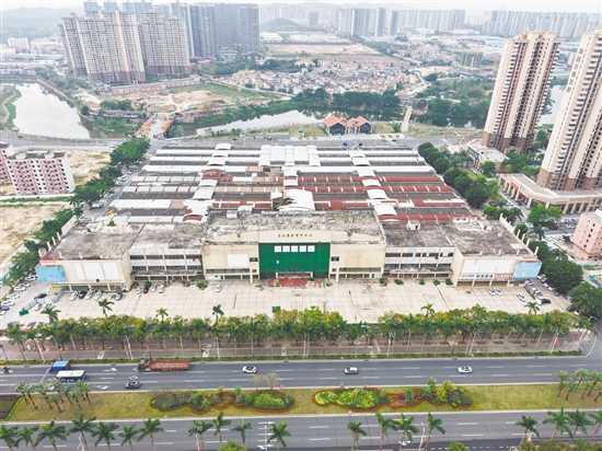 康盛商贸中心完成升级改造与招商运营后，将重点引进潮流购物、特色餐饮、休闲娱乐等多元商业业态，全力打造“一站式”综合性商业新地标。