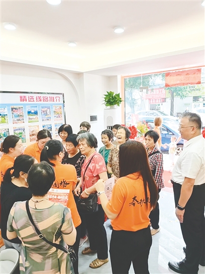 江门春秋国旅育德店选址在客流量较大的育德社区。