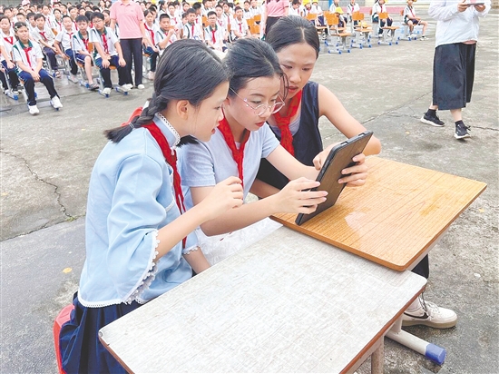 数学思维挑战赛现场。