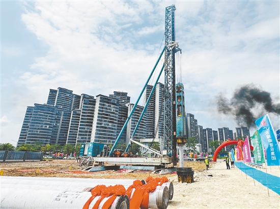 开平市风采实验高中建设项目动工。