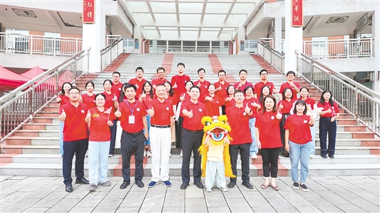 团结向上的2026届高三班主任团队。