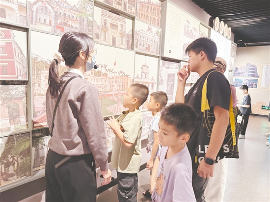 台山市华侨文化博物馆以丰富馆藏资源和特色文旅活动吸引大批访客到访。 台山市华侨文化博物馆以丰富馆藏资源和特色文旅活动吸引大批访客到访。