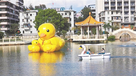 台城人工湖片区老旧街区改造(一期)升级环湖配套空间,引入“网红”文旅新业态。 台城人工湖片区老旧街区改造(一期)升级环湖配套空间,引入“网红”文旅新业态。