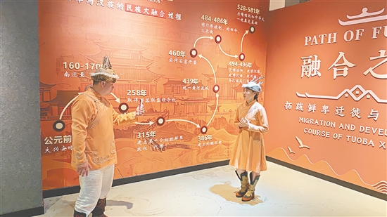 呼伦贝尔文旅推介团走进霄南鲜卑古村落文化馆，通过拍摄短视频的方式，向外界展现霄南村独特的文化底蕴与乡土特色。