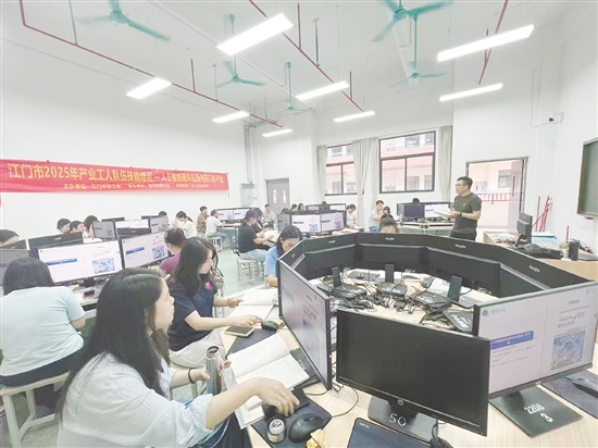 “云梯计划”培训现场。