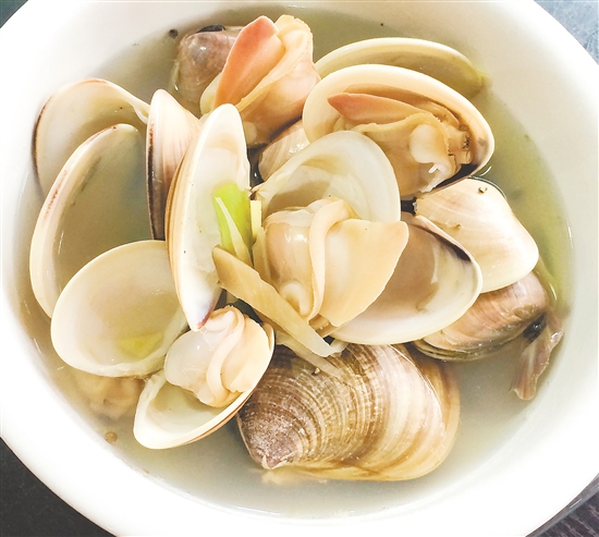 沙白肥美鲜甜、营养丰富，深受食客喜爱。