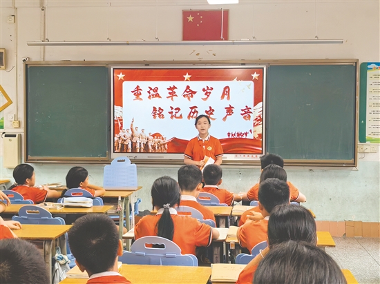 思政学习月活动引导学生了解长征历史。