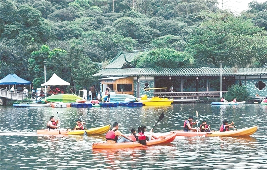 国庆假期，大雁山风景区成为鹤山人气“顶流”。