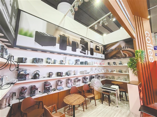 江门市卓高电器实业有限公司展位。