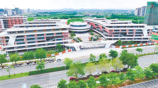 龙溪湖片区教育配套逐步落地。图为江海区景贤实验学校龙溪湖校区。