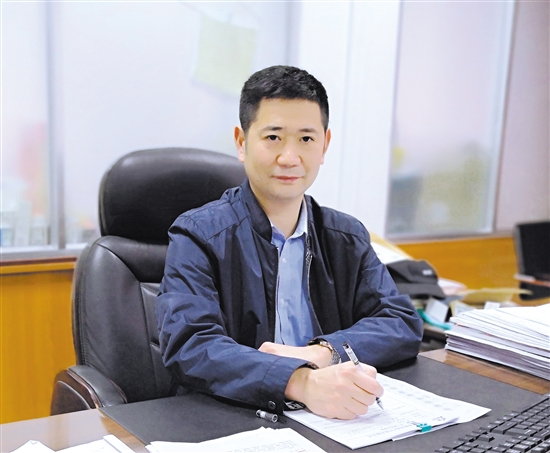 嘉毅地产总经理邓桐燊 嘉毅地产总经理邓桐燊