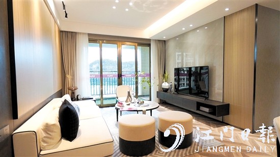 户型南北对流，拥有双阳台。