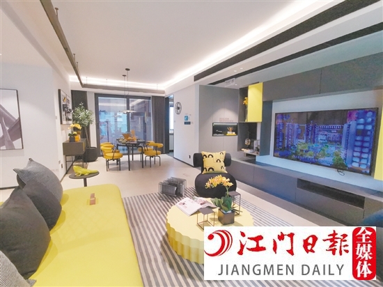 住宅室内装饰装修工程开工前，应进行申报登记。