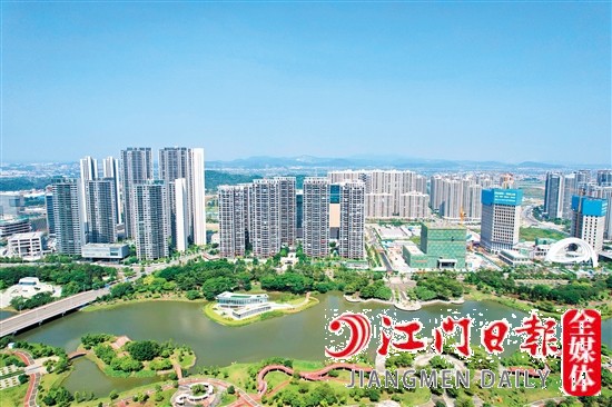 我市改善型住房需求不断增加，房企结合购房者的需求推出多样化产品。