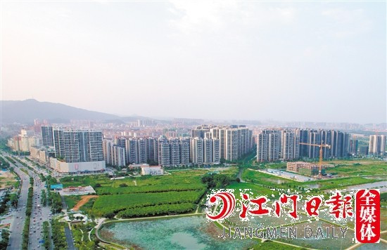 美吉特购物广场周边有众多楼盘。