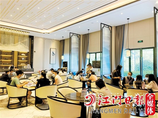 “双十一”楼盘促销给力，吸引消费者关注。