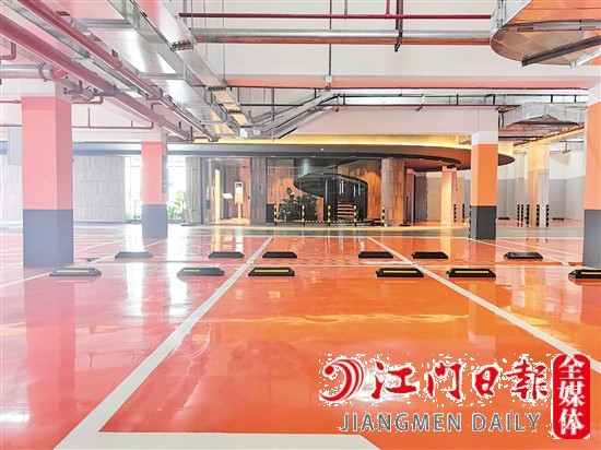 海悦东晟的“爱马仕橙”地下车库。