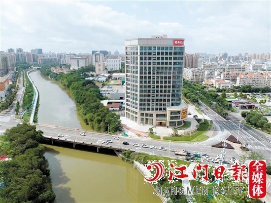 永信大厦。李银换