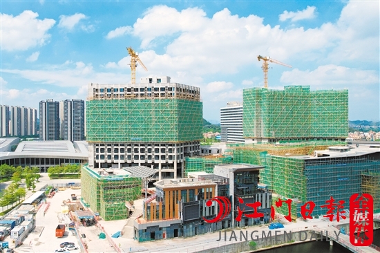滨江新区大型商业配套保利时光汇正在如火如荼建设中。