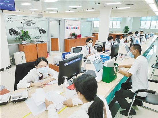 申请使用住宅专项维修资金的市民越来越多。