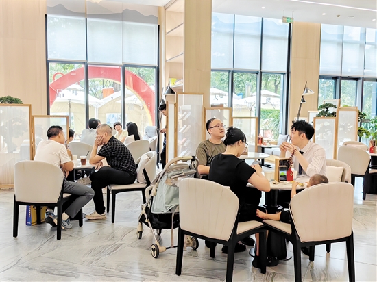 7月，高品质楼盘的热销带动了市场的活跃度。