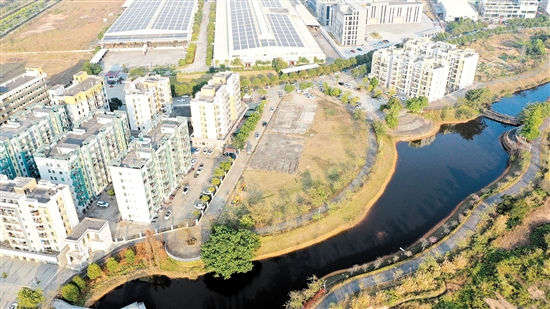 地块位于台山市工业新城南组团生活区南侧。