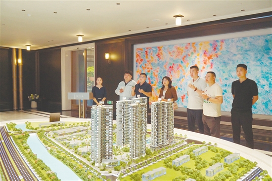 哈尔滨市房地产经纪行业协会考察团来江门“探房”。