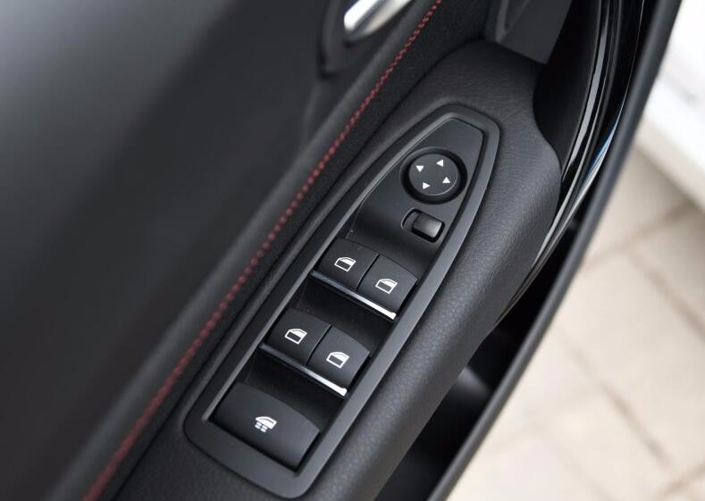 拉风的宝马敞篷小跑车,不到30万便可拥有它